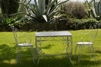 Einer von mehreren Gartensitzplätzen